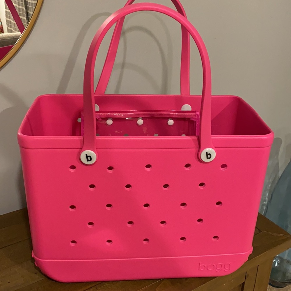 Bogg Bag, Size Large, 19 x 15 x 9.5 - haute pink
